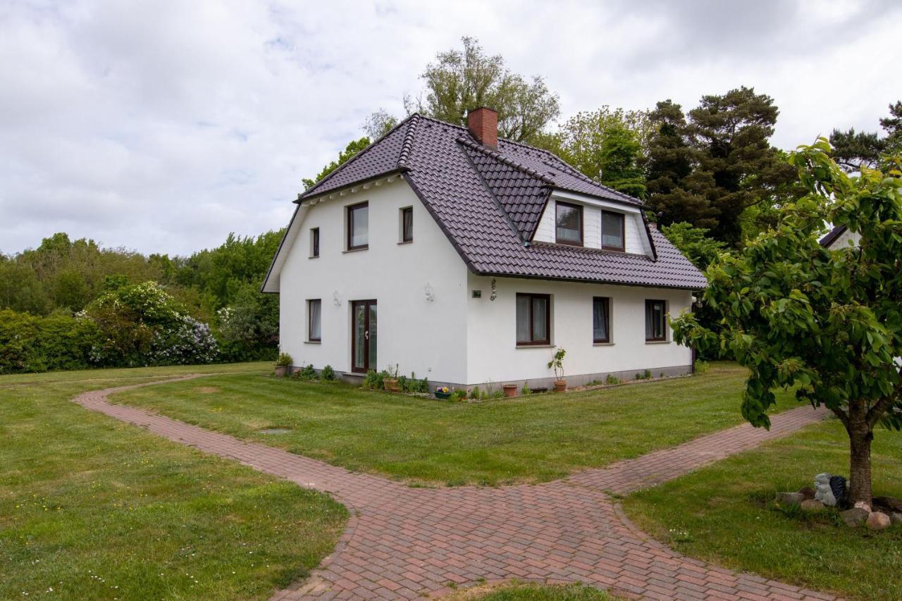 Urlaubs-Appartement Am Dorfrand Wieck Εξωτερικό φωτογραφία