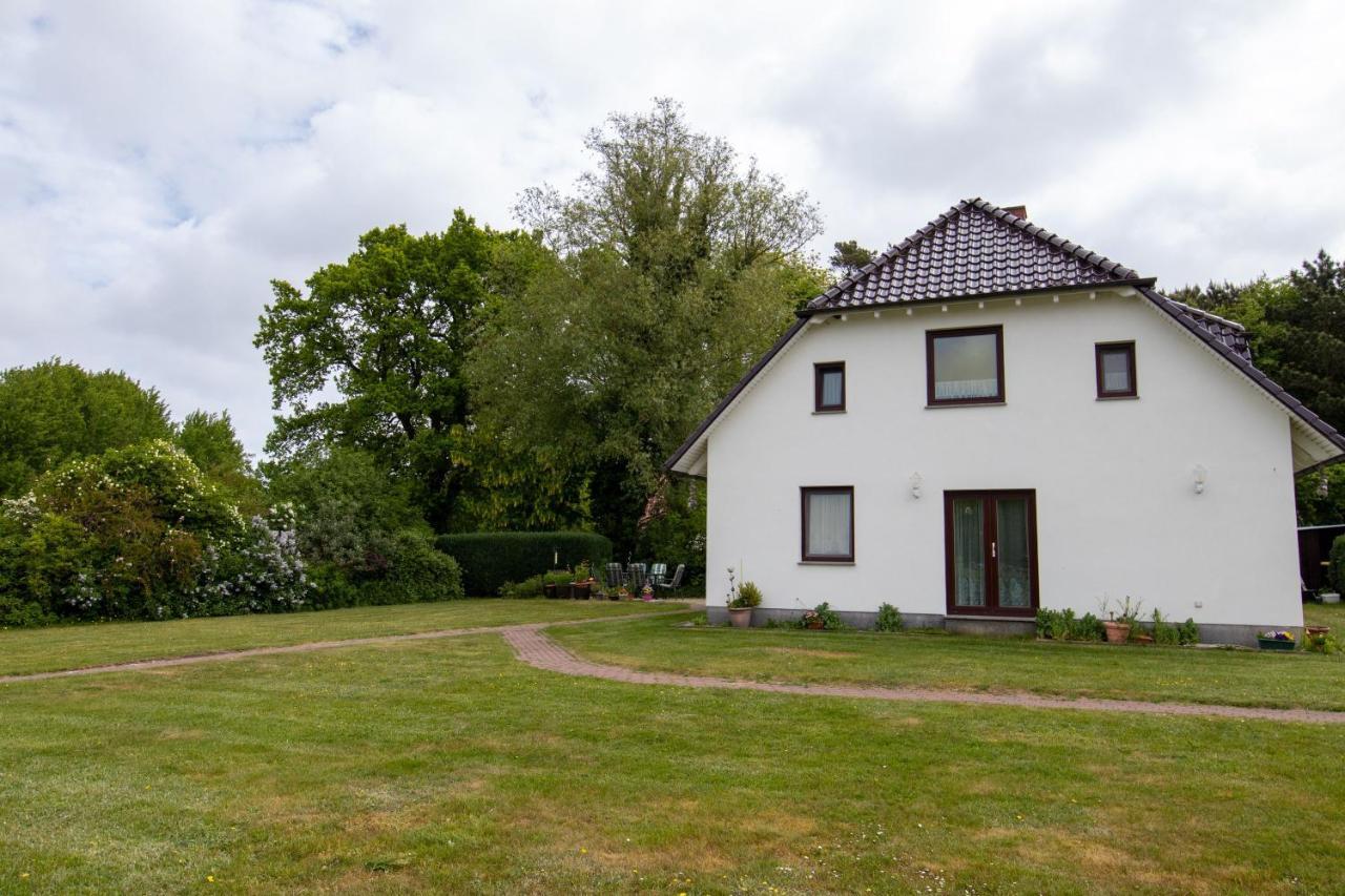 Urlaubs-Appartement Am Dorfrand Wieck Εξωτερικό φωτογραφία