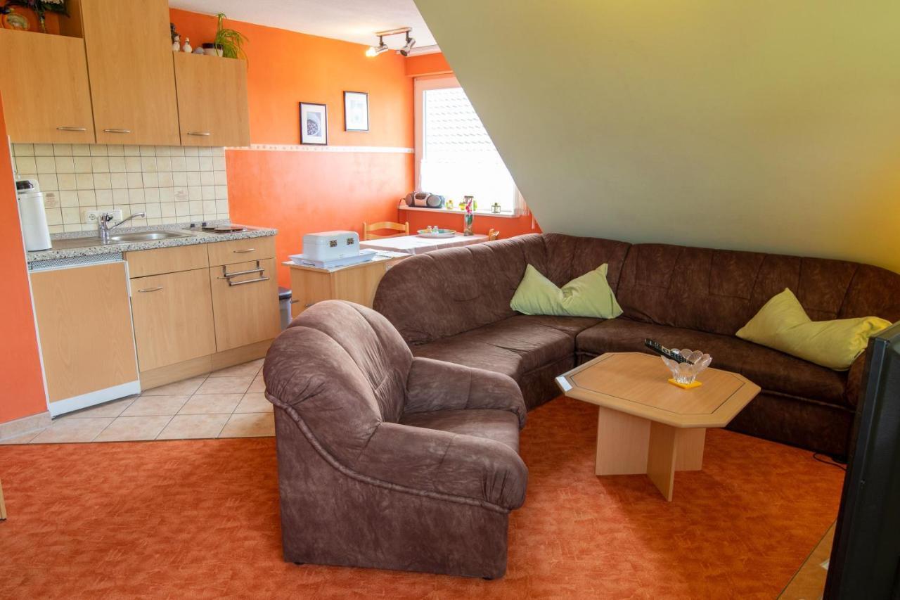 Urlaubs-Appartement Am Dorfrand Wieck Εξωτερικό φωτογραφία