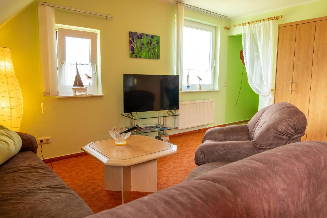 Urlaubs-Appartement Am Dorfrand Wieck Εξωτερικό φωτογραφία