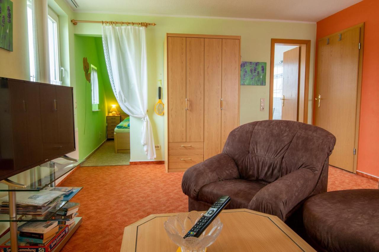 Urlaubs-Appartement Am Dorfrand Wieck Εξωτερικό φωτογραφία