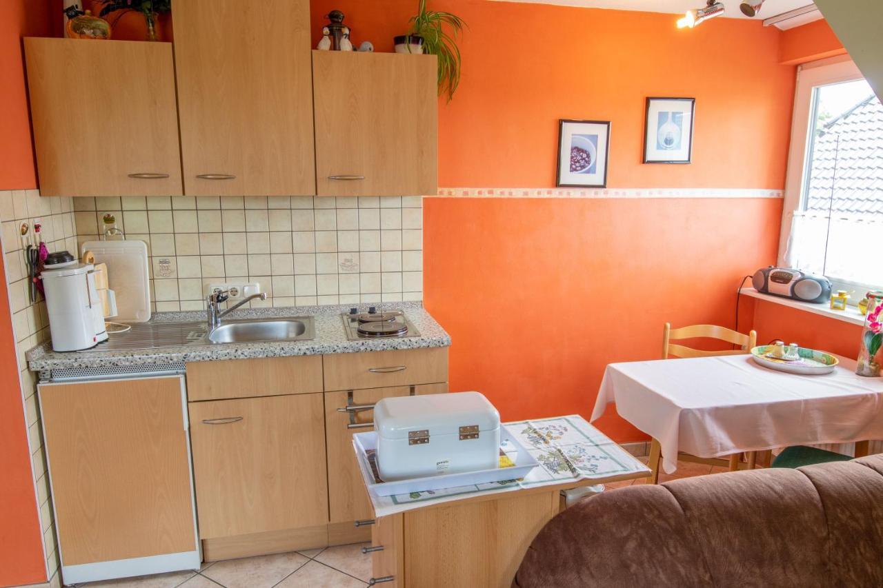 Urlaubs-Appartement Am Dorfrand Wieck Εξωτερικό φωτογραφία